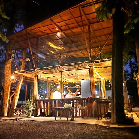 Happy Lemon Tree Lodge Sauraha Luaran gambar