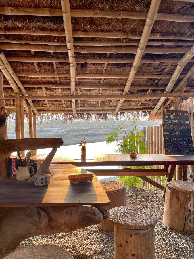 Happy Lemon Tree Lodge Sauraha Luaran gambar