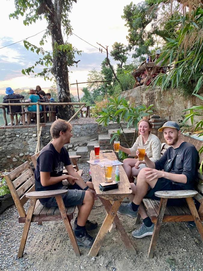 Happy Lemon Tree Lodge Sauraha Luaran gambar