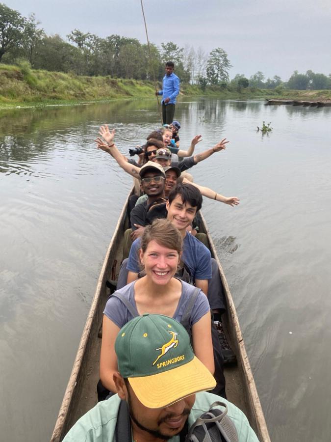 Happy Lemon Tree Lodge Sauraha Luaran gambar