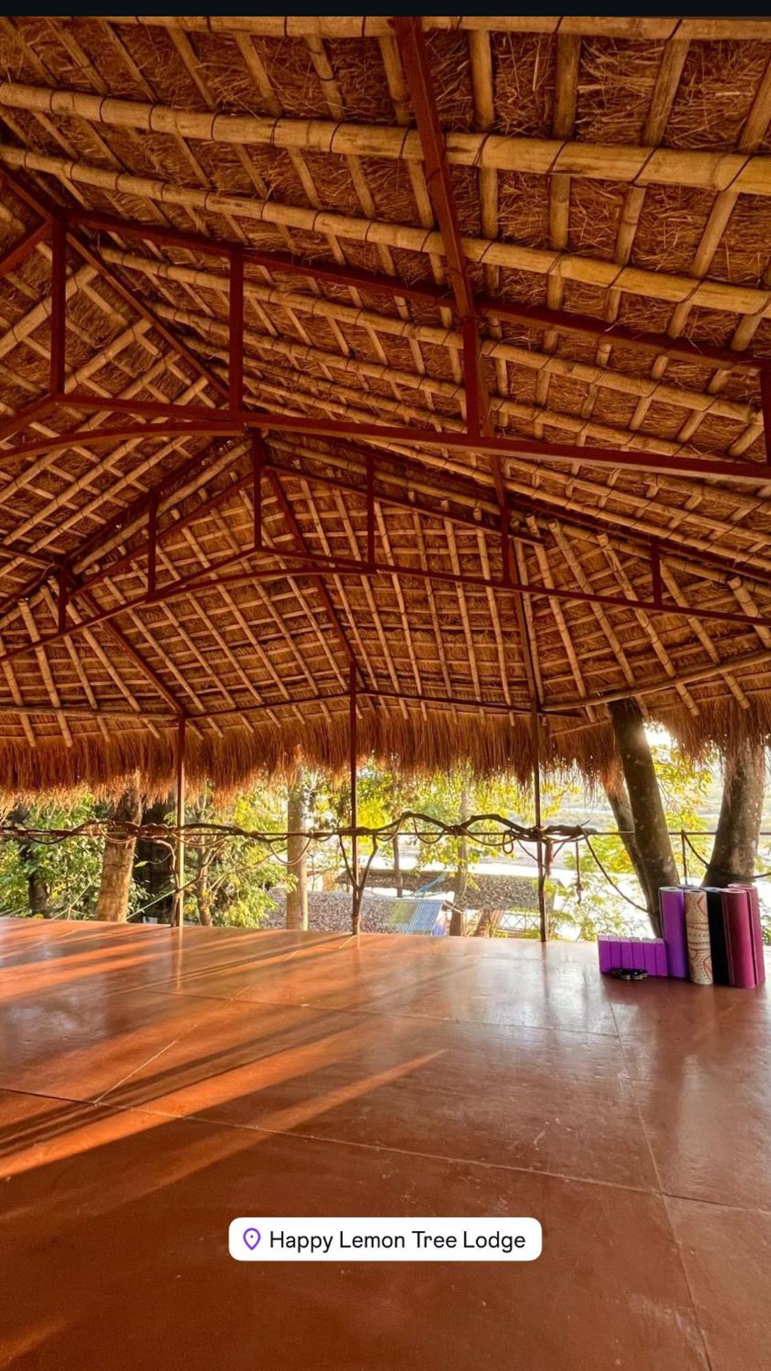 Happy Lemon Tree Lodge Sauraha Luaran gambar
