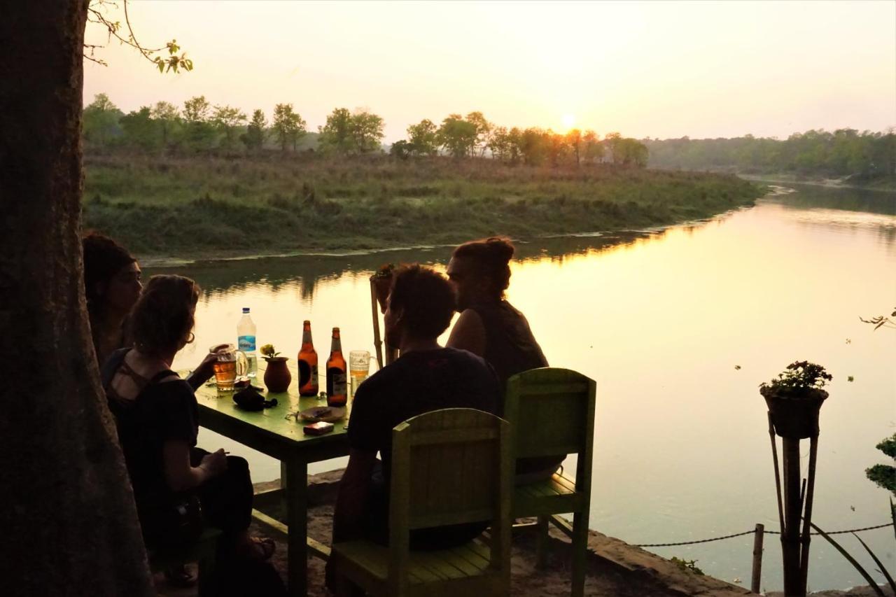 Happy Lemon Tree Lodge Sauraha Luaran gambar