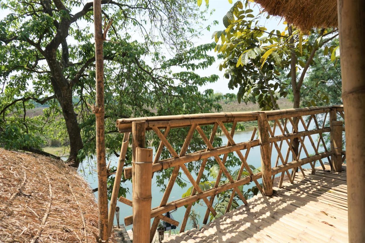 Happy Lemon Tree Lodge Sauraha Luaran gambar